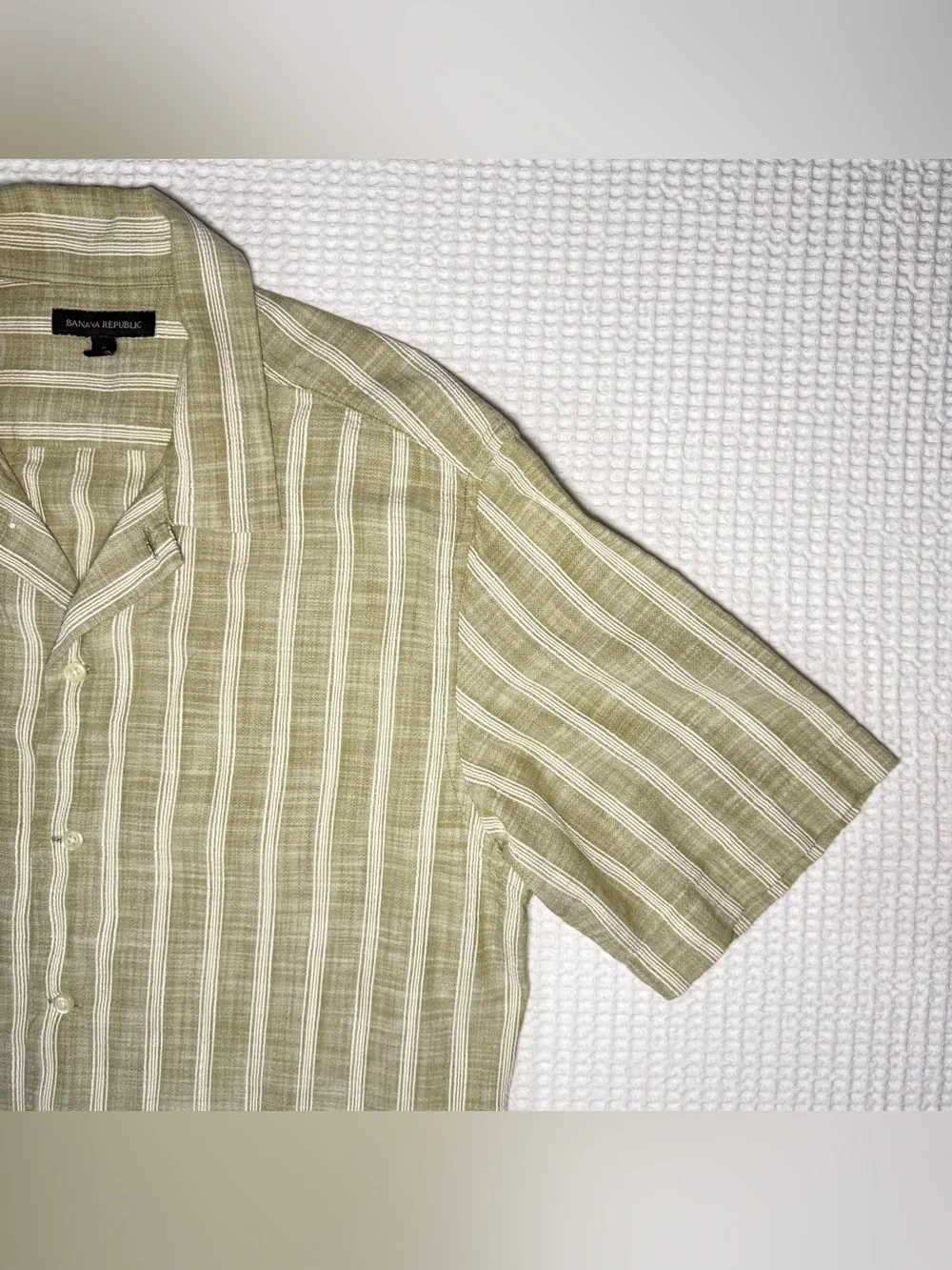 Banana Republic Men’s Linen Blend Camp Shirt Olive Green White Stripe Size S